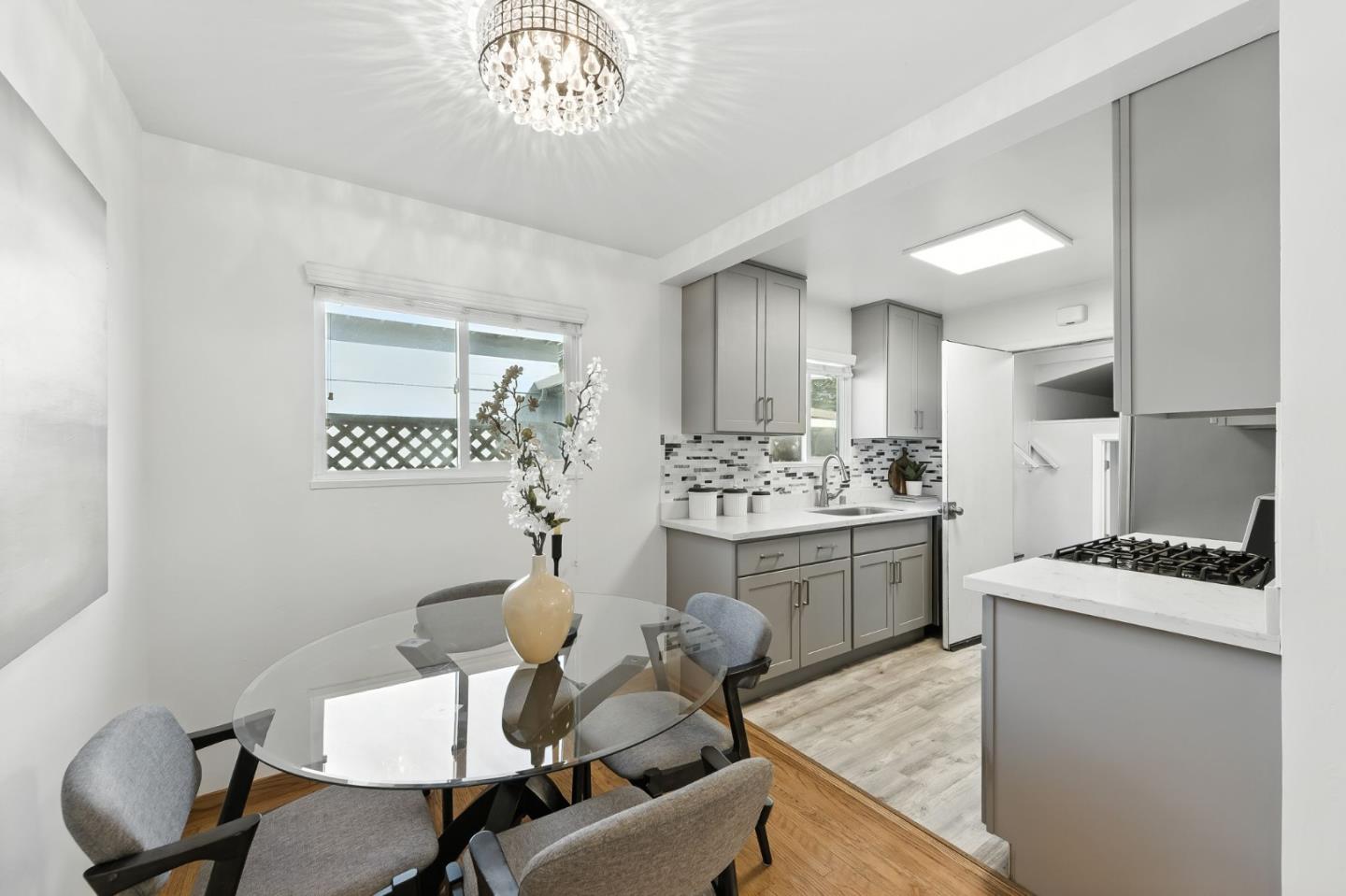Detail Gallery Image 7 of 33 For 370 Beresford Ave, Redwood City,  CA 94061 - 2 Beds | 1 Baths