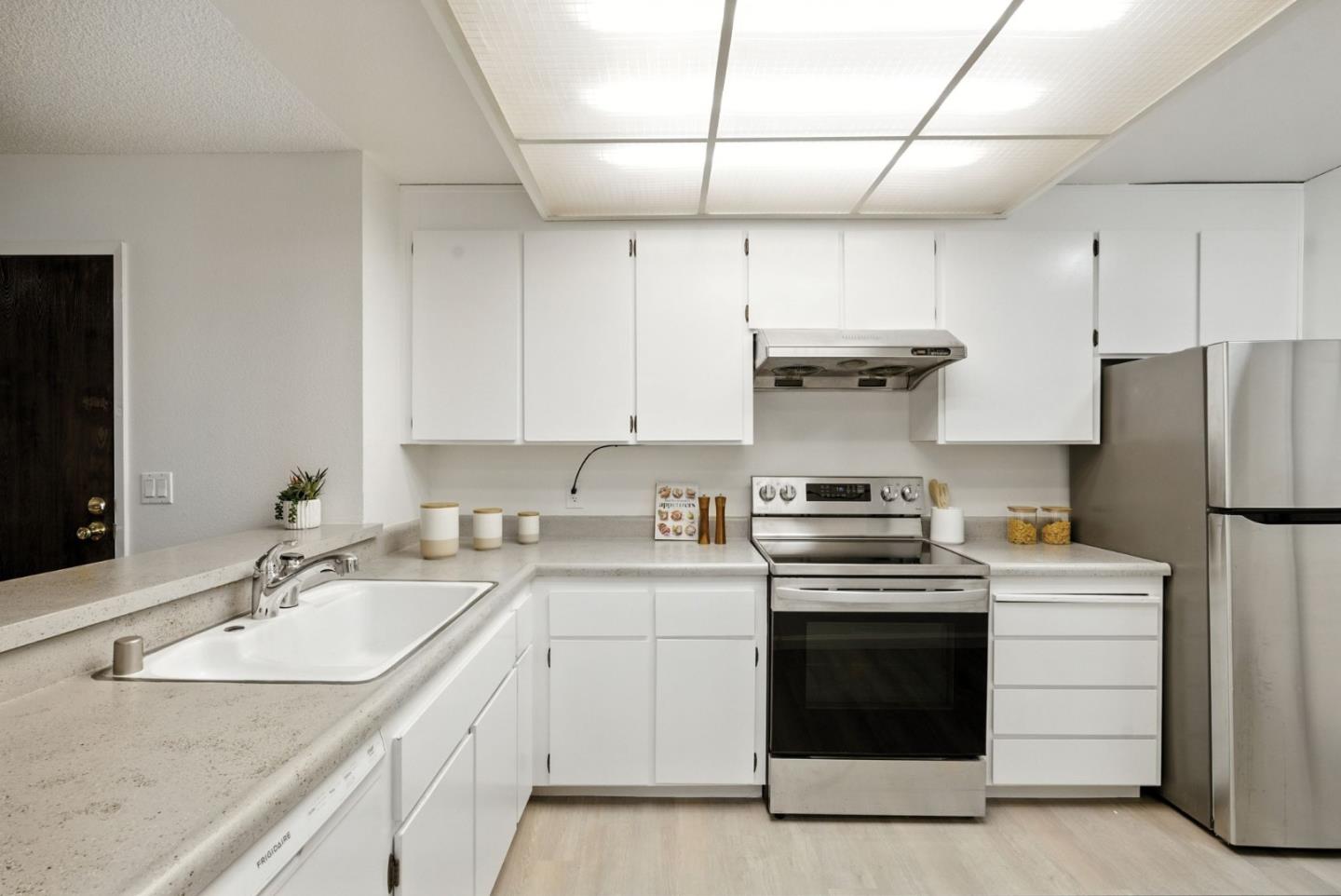 Detail Gallery Image 10 of 68 For 332 Philip Dr #303,  Daly City,  CA 94015 - 2 Beds | 2 Baths