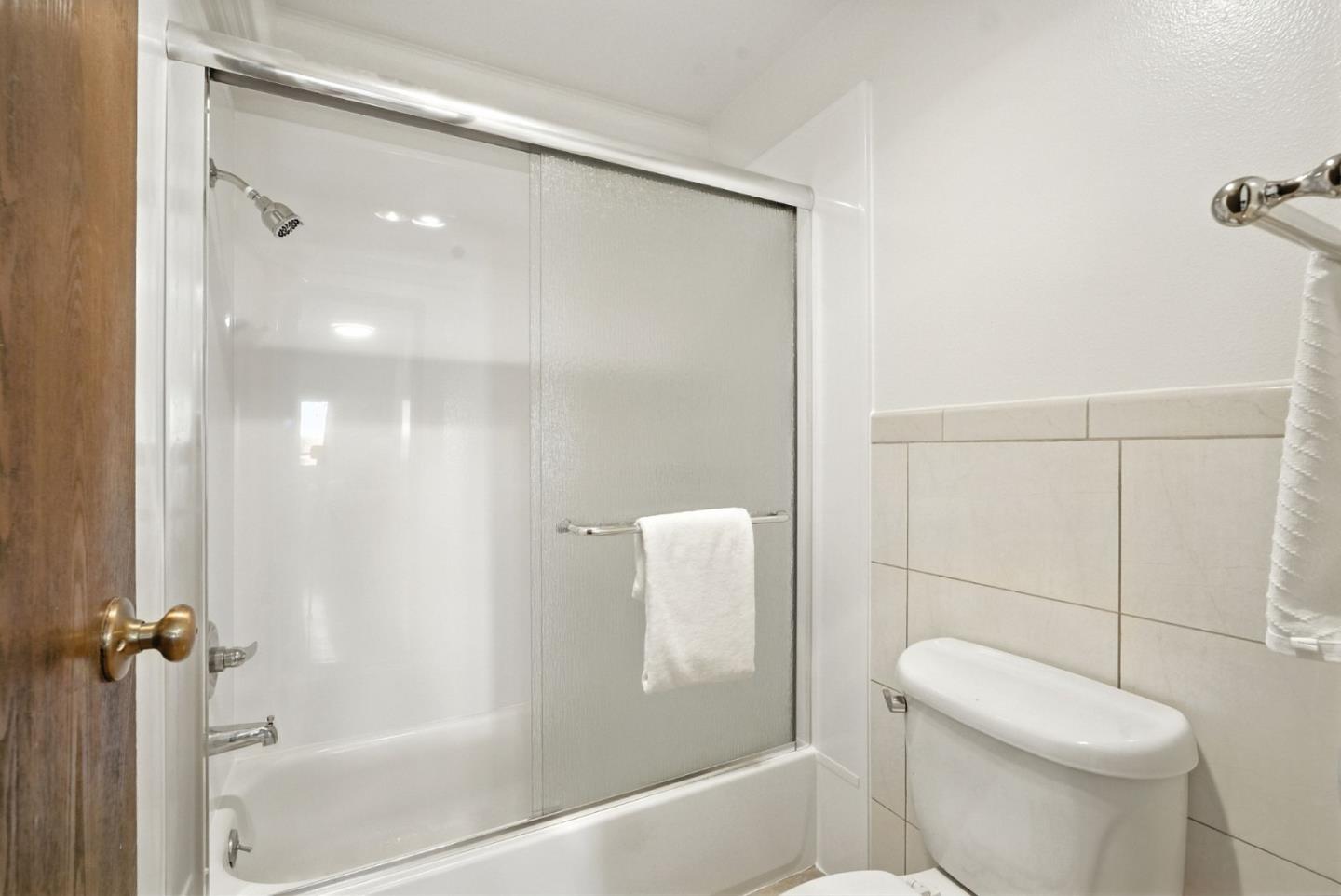 Detail Gallery Image 16 of 68 For 332 Philip Dr #303,  Daly City,  CA 94015 - 2 Beds | 2 Baths
