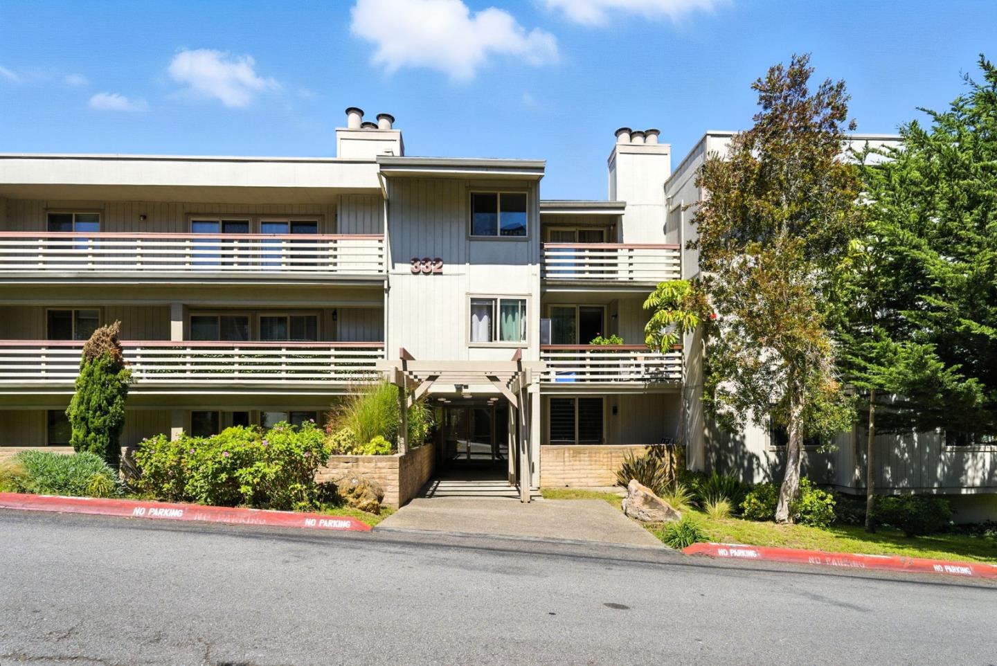 Detail Gallery Image 33 of 68 For 332 Philip Dr #303,  Daly City,  CA 94015 - 2 Beds | 2 Baths