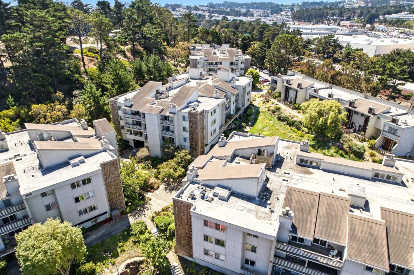 Detail Gallery Image 45 of 68 For 332 Philip Dr #303,  Daly City,  CA 94015 - 2 Beds | 2 Baths