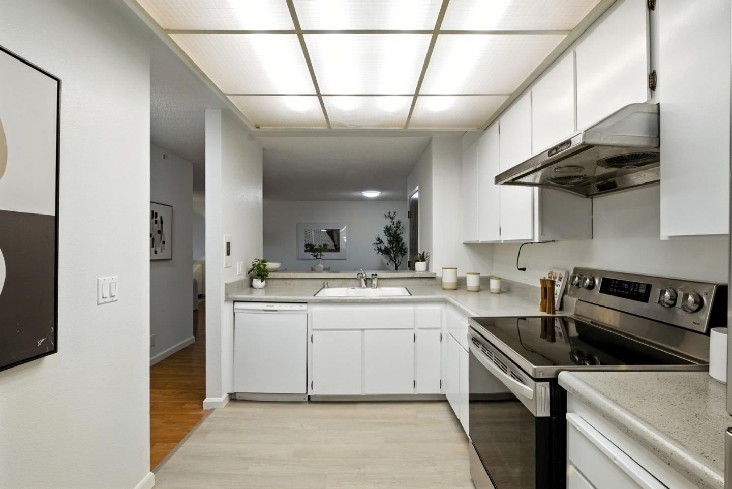 Detail Gallery Image 9 of 68 For 332 Philip Dr #303,  Daly City,  CA 94015 - 2 Beds | 2 Baths
