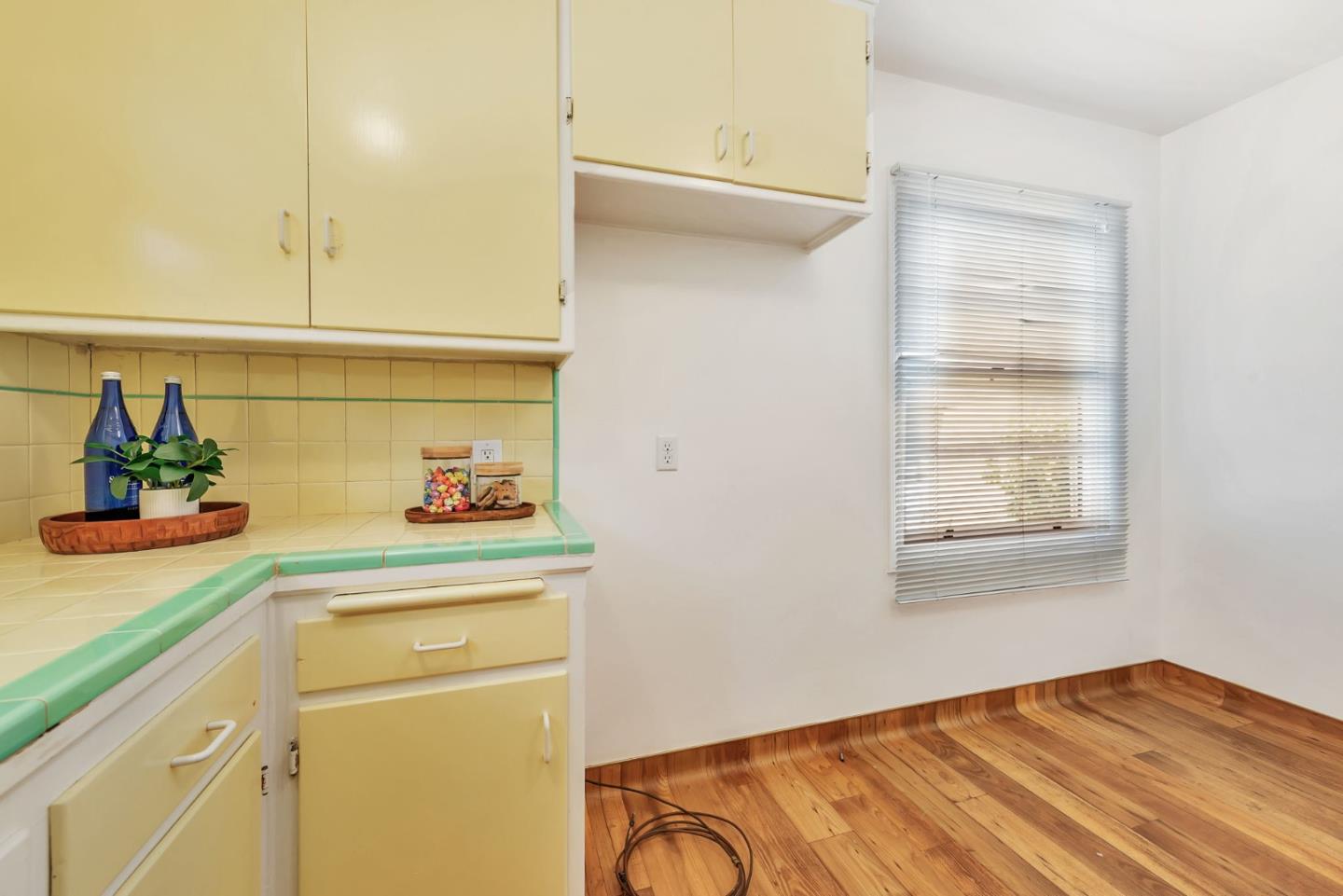 Detail Gallery Image 13 of 35 For 21 Otay Ave, San Mateo,  CA 94403 - 3 Beds | 1 Baths