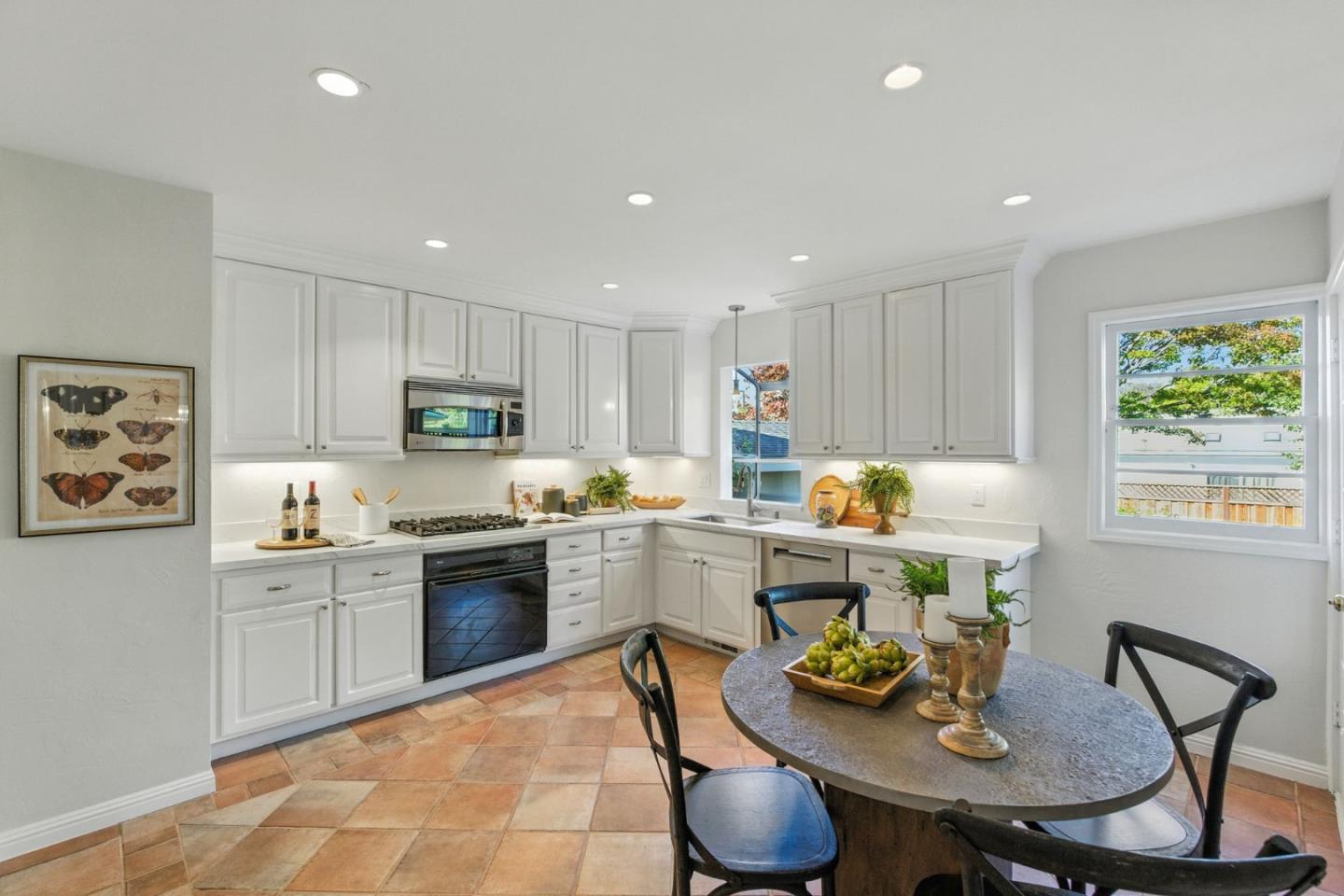 Detail Gallery Image 14 of 69 For 1531 Locust St, San Mateo,  CA 94402 - 3 Beds | 3 Baths