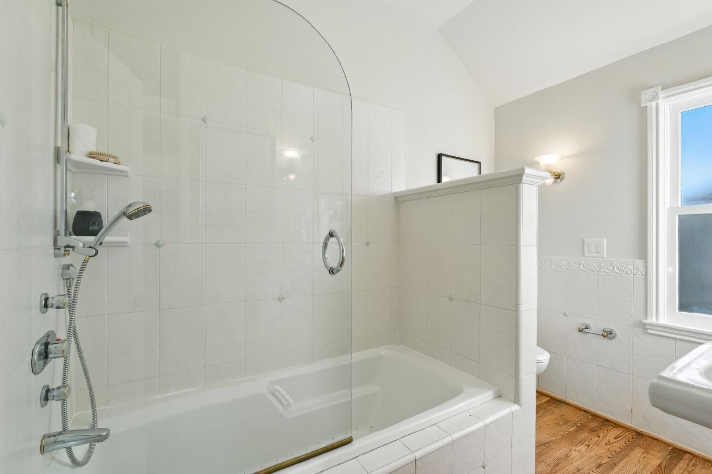Detail Gallery Image 33 of 69 For 1531 Locust St, San Mateo,  CA 94402 - 3 Beds | 3 Baths