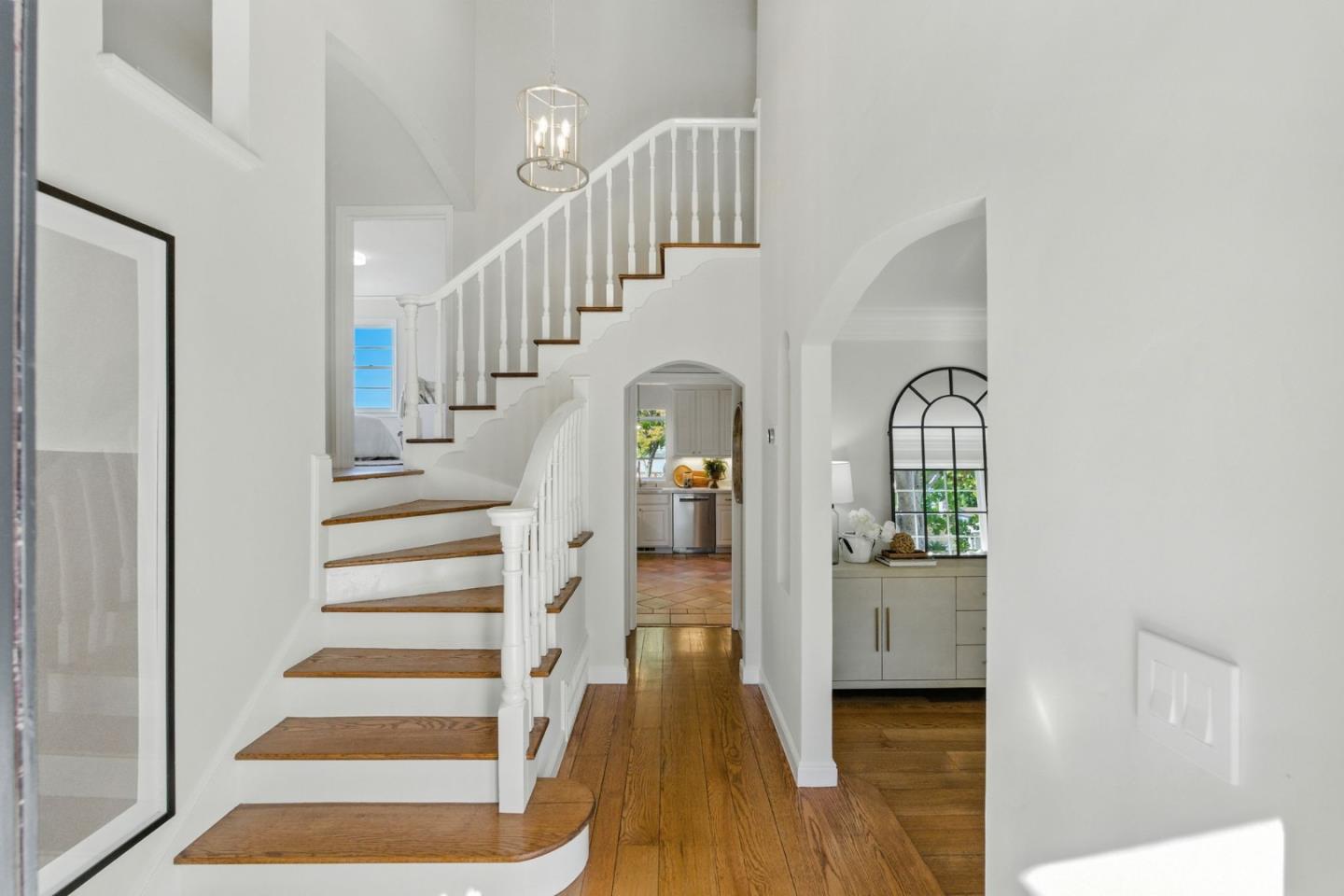 Detail Gallery Image 4 of 69 For 1531 Locust St, San Mateo,  CA 94402 - 3 Beds | 3 Baths