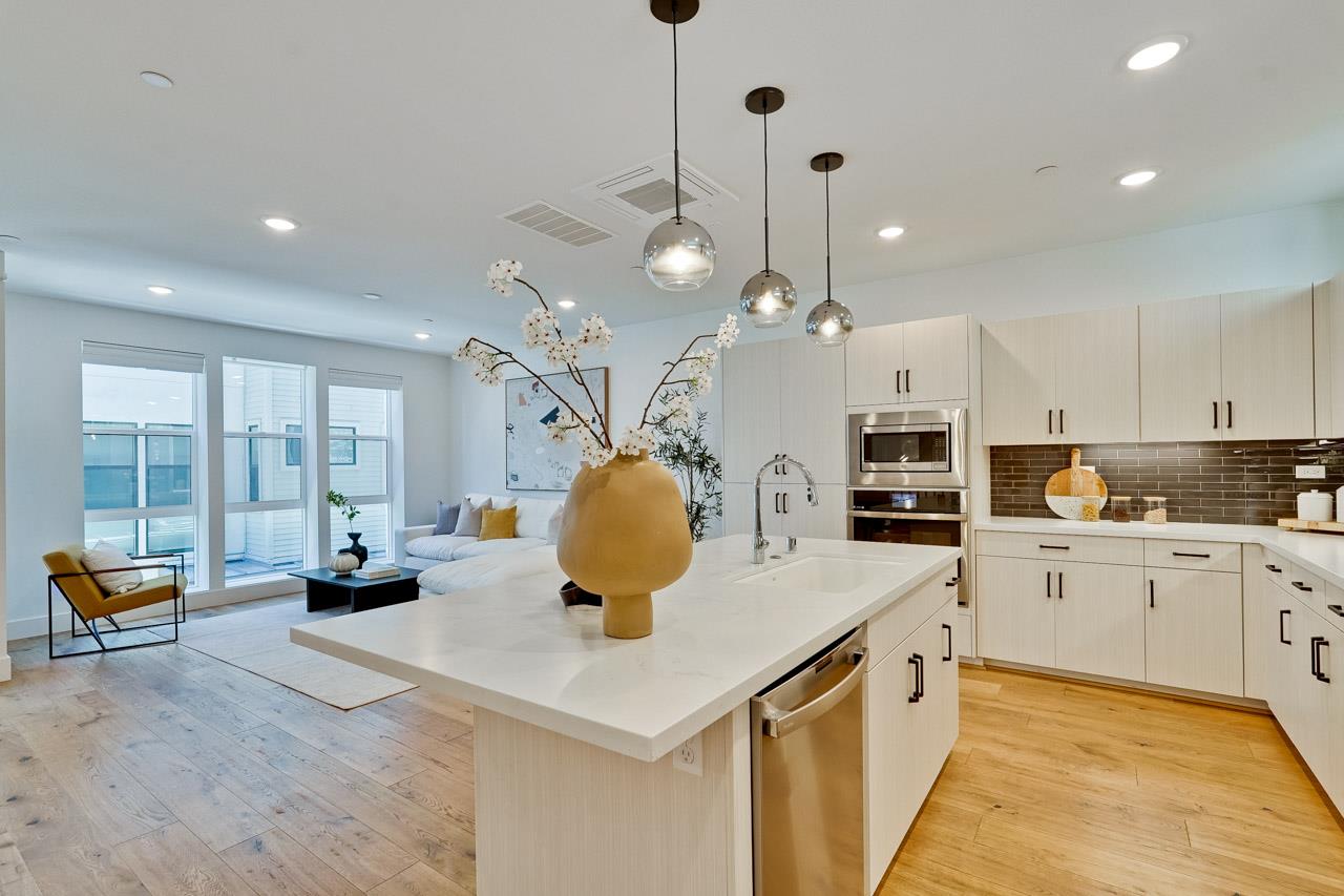 Detail Gallery Image 2 of 65 For 3040 Boyter Pl #103,  Santa Clara,  CA 95051 - 3 Beds | 3/1 Baths