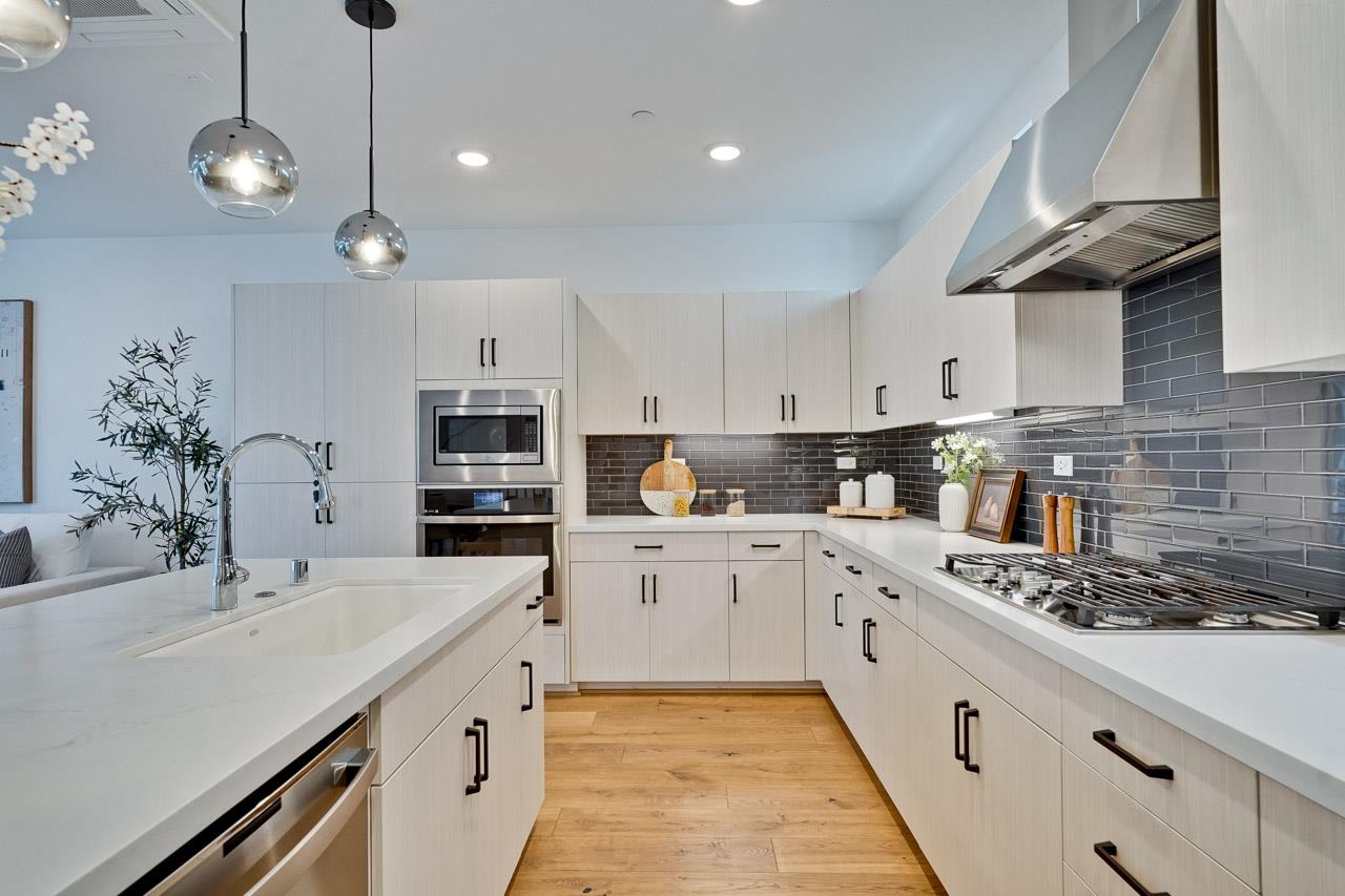 Detail Gallery Image 7 of 65 For 3040 Boyter Pl #103,  Santa Clara,  CA 95051 - 3 Beds | 3/1 Baths