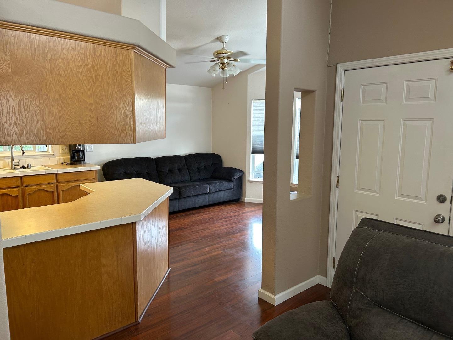 Detail Gallery Image 5 of 20 For 1186 via Cristobal #110,  Livermore,  CA 94551 - 2 Beds | 2 Baths
