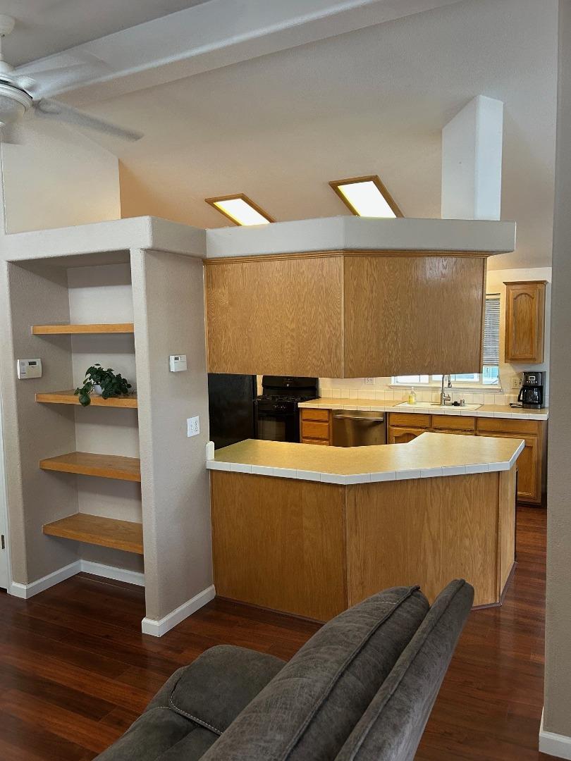 Detail Gallery Image 7 of 20 For 1186 via Cristobal #110,  Livermore,  CA 94551 - 2 Beds | 2 Baths