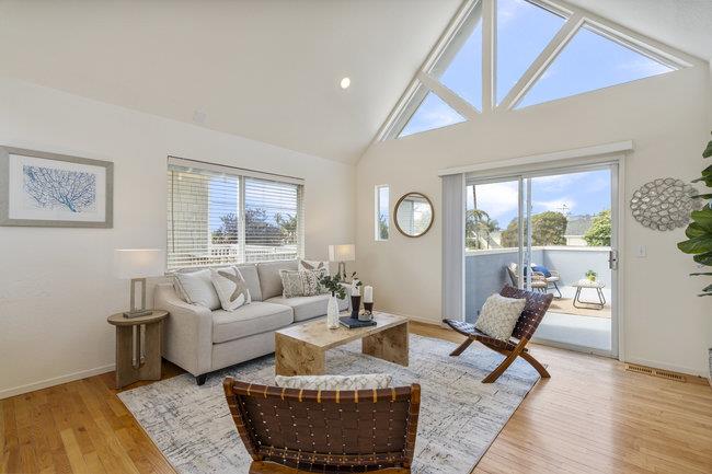Detail Gallery Image 11 of 41 For 410 35th Ave, Santa Cruz,  CA 95062 - 2 Beds | 2/1 Baths