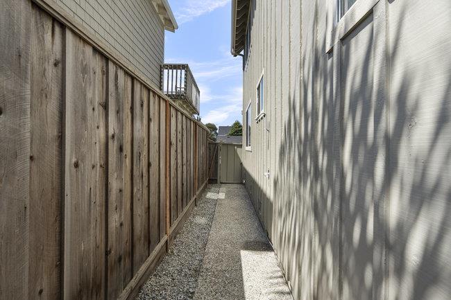 Detail Gallery Image 25 of 41 For 410 35th Ave, Santa Cruz,  CA 95062 - 2 Beds | 2/1 Baths