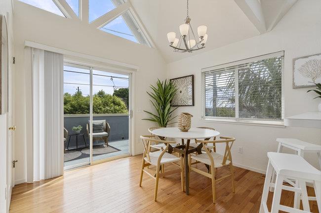 Detail Gallery Image 5 of 41 For 410 35th Ave, Santa Cruz,  CA 95062 - 2 Beds | 2/1 Baths