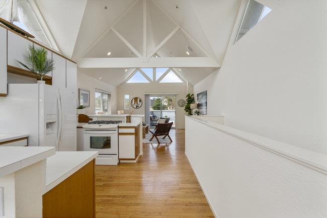 Detail Gallery Image 7 of 41 For 410 35th Ave, Santa Cruz,  CA 95062 - 2 Beds | 2/1 Baths
