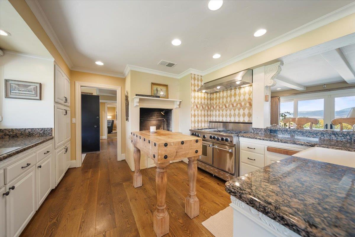 Detail Gallery Image 4 of 41 For 38280 Arroyo Seco Road, Soledad,  CA 93960 - 3 Beds | 3 Baths