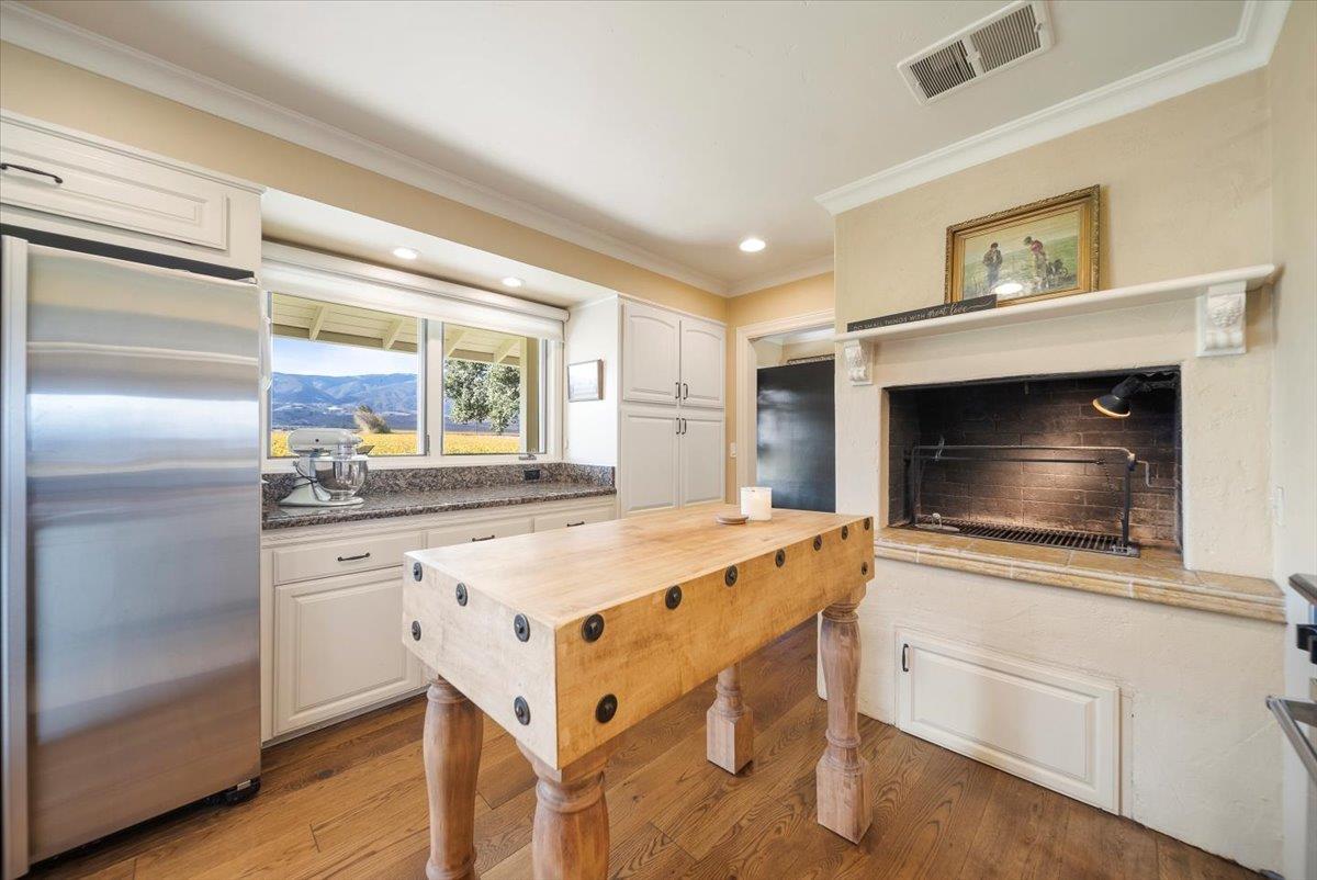 Detail Gallery Image 7 of 41 For 38280 Arroyo Seco Road, Soledad,  CA 93960 - 3 Beds | 3 Baths