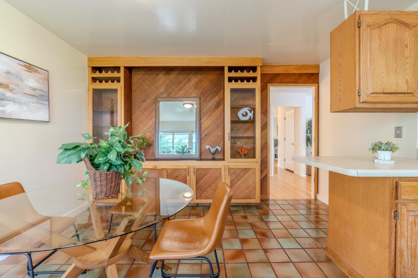 Detail Gallery Image 12 of 37 For 1031 Yosemite Dr, Pacifica,  CA 94044 - 4 Beds | 2 Baths