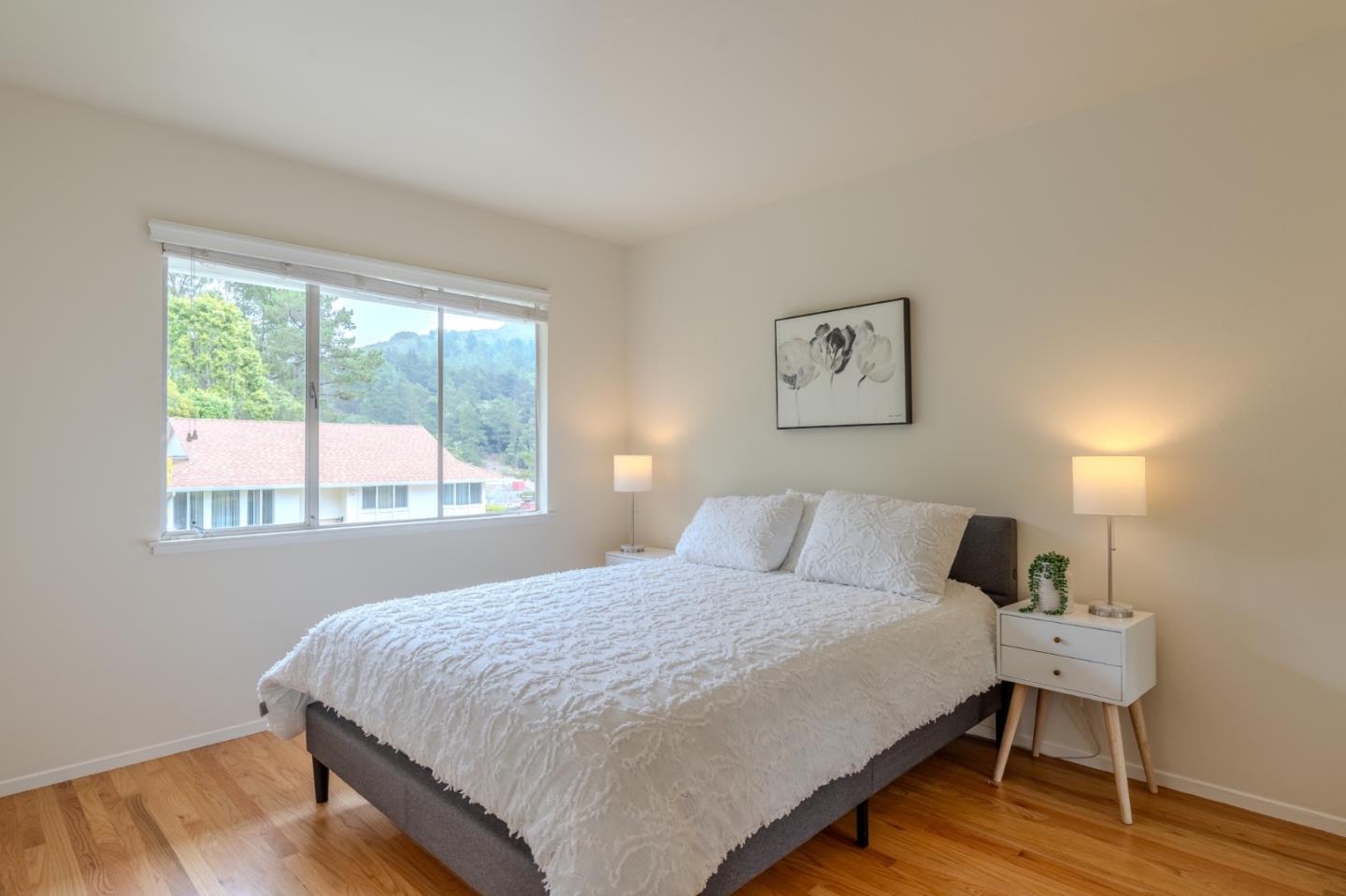 Detail Gallery Image 20 of 37 For 1031 Yosemite Dr, Pacifica,  CA 94044 - 4 Beds | 2 Baths