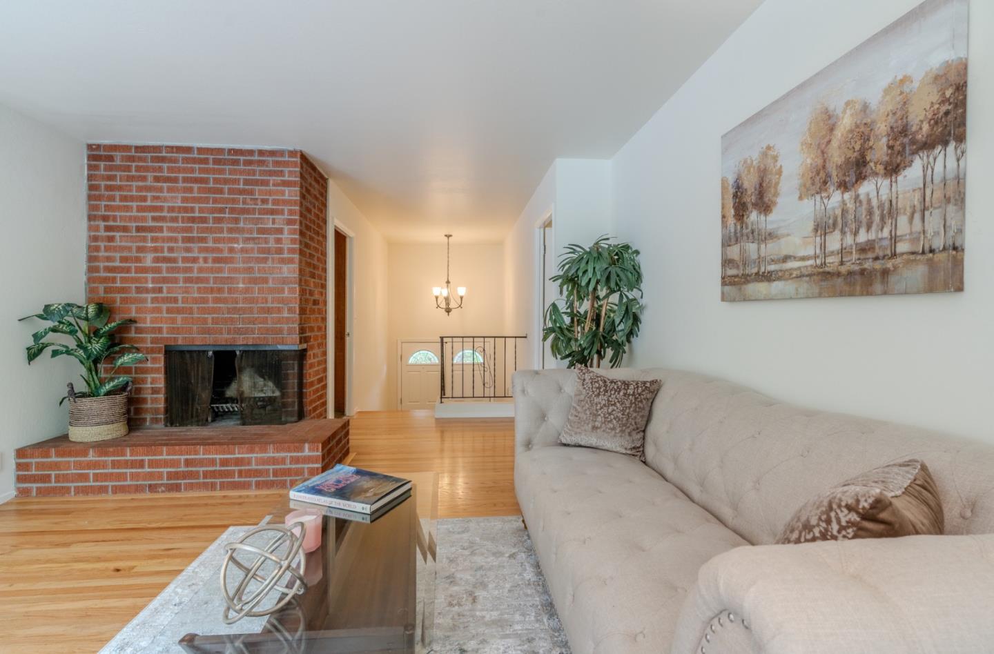 Detail Gallery Image 6 of 37 For 1031 Yosemite Dr, Pacifica,  CA 94044 - 4 Beds | 2 Baths