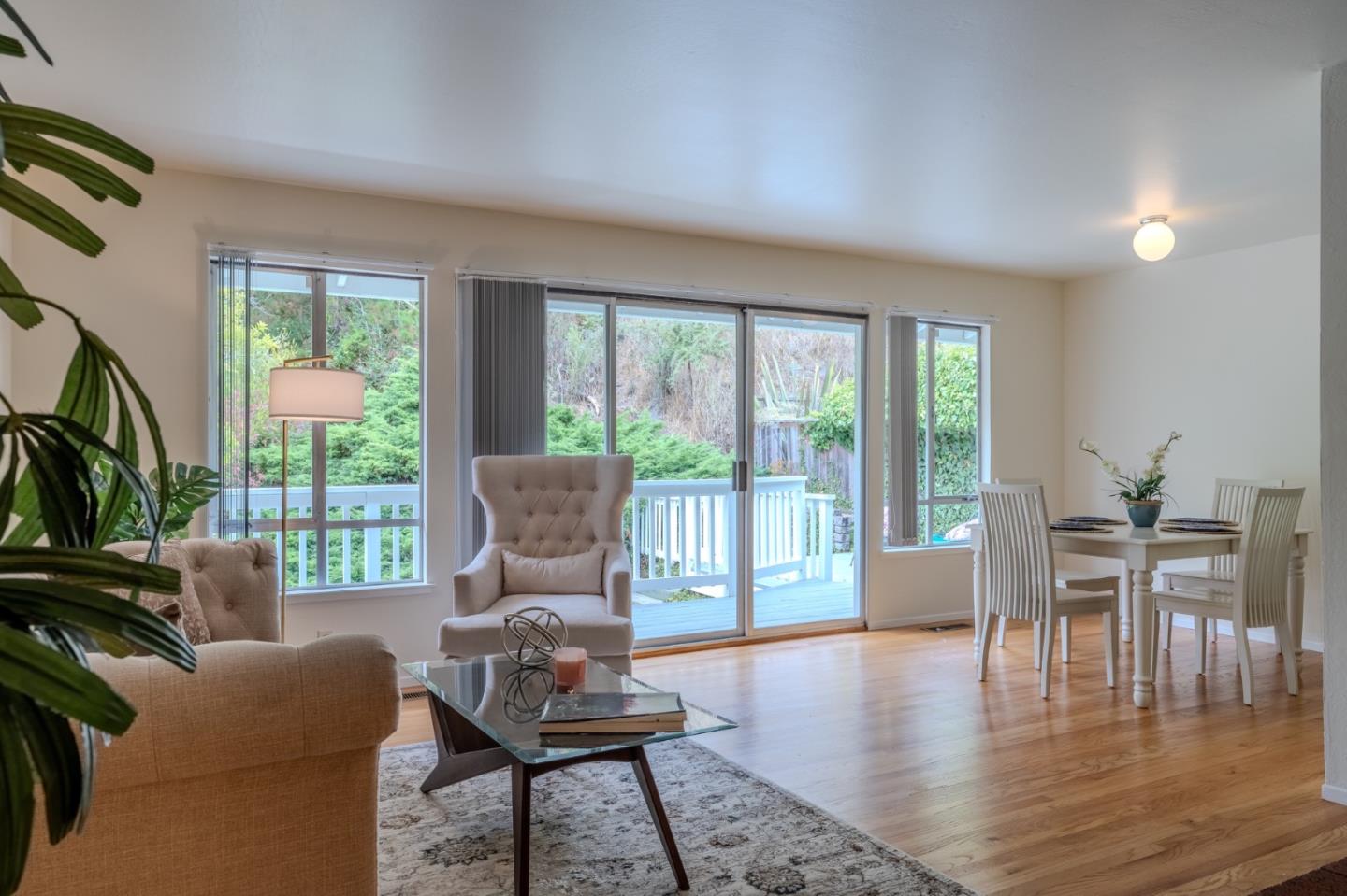 Detail Gallery Image 9 of 37 For 1031 Yosemite Dr, Pacifica,  CA 94044 - 4 Beds | 2 Baths