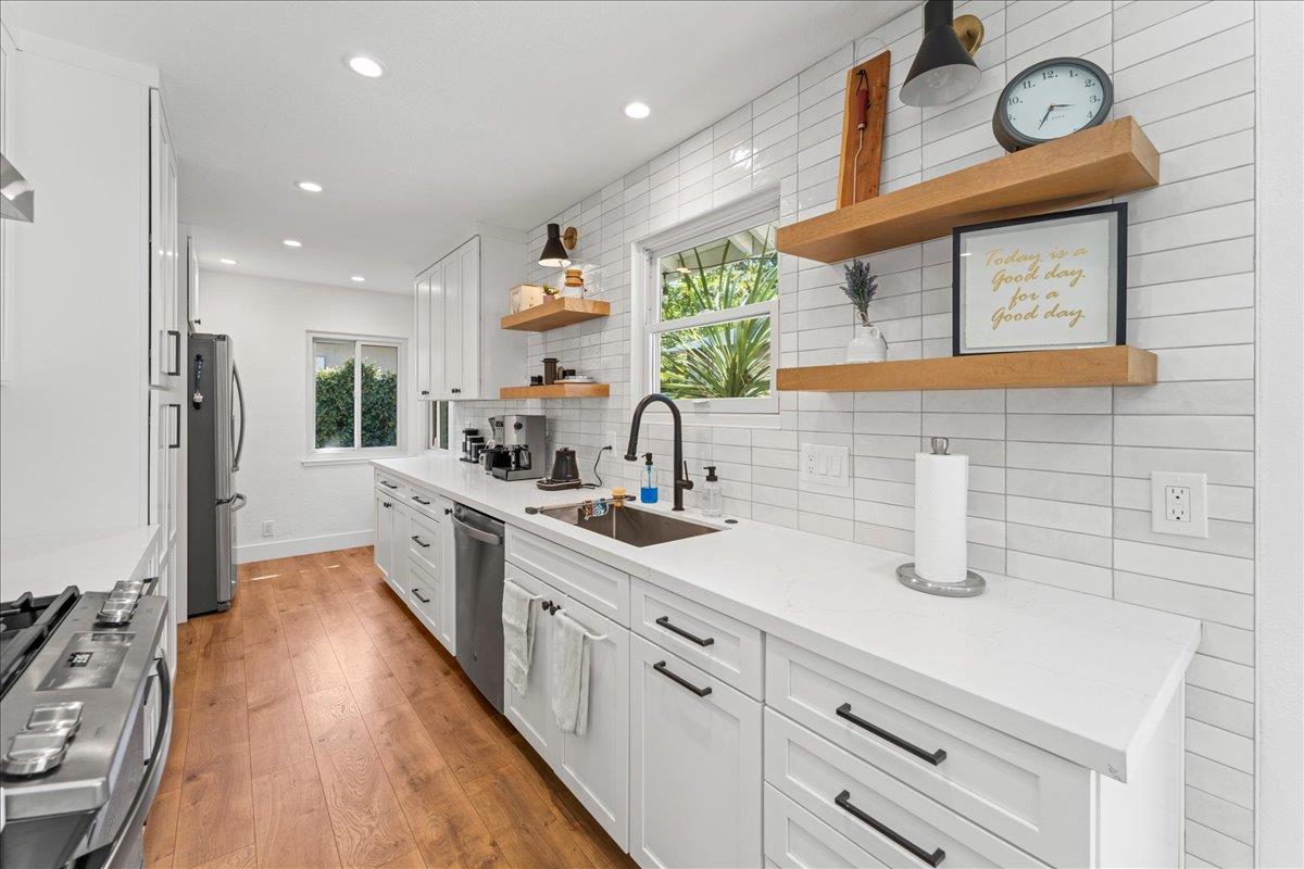 Detail Gallery Image 6 of 40 For 1766 Ruth Dr, Pleasant Hill,  CA 94523 - 3 Beds | 2 Baths