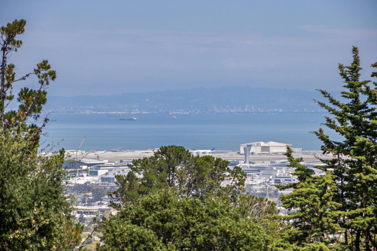 Detail Gallery Image 3 of 16 For 360 Vallejo Dr #105,  Millbrae,  CA 94030 - 3 Beds | 2 Baths