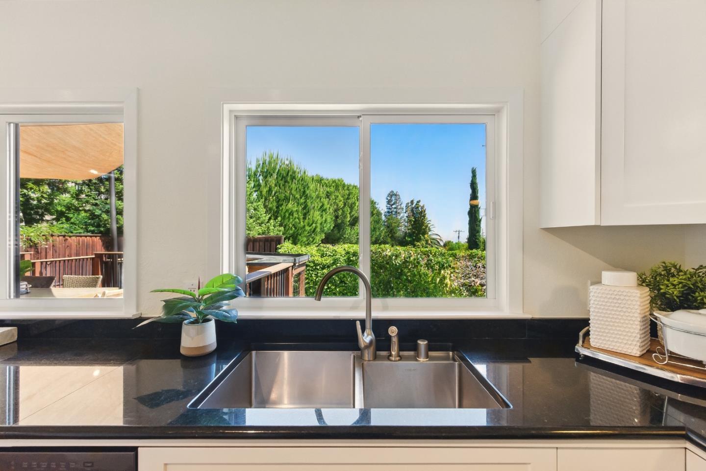 Detail Gallery Image 11 of 48 For 3996 Jefferson Ave, Redwood City,  CA 94062 - 3 Beds | 3 Baths