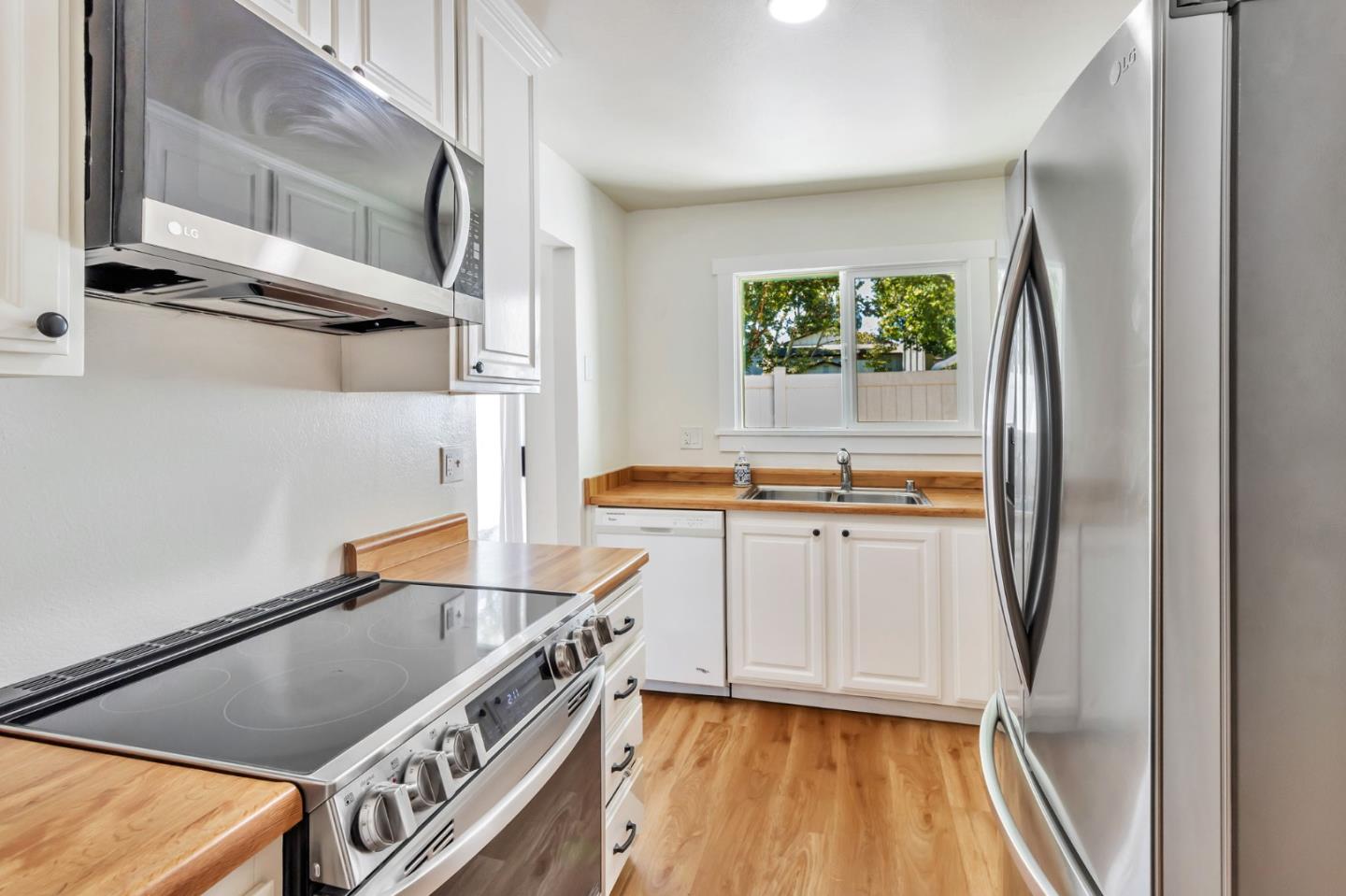 Detail Gallery Image 12 of 30 For 674 Galleon Ct, San Jose,  CA 95133 - 2 Beds | 2 Baths