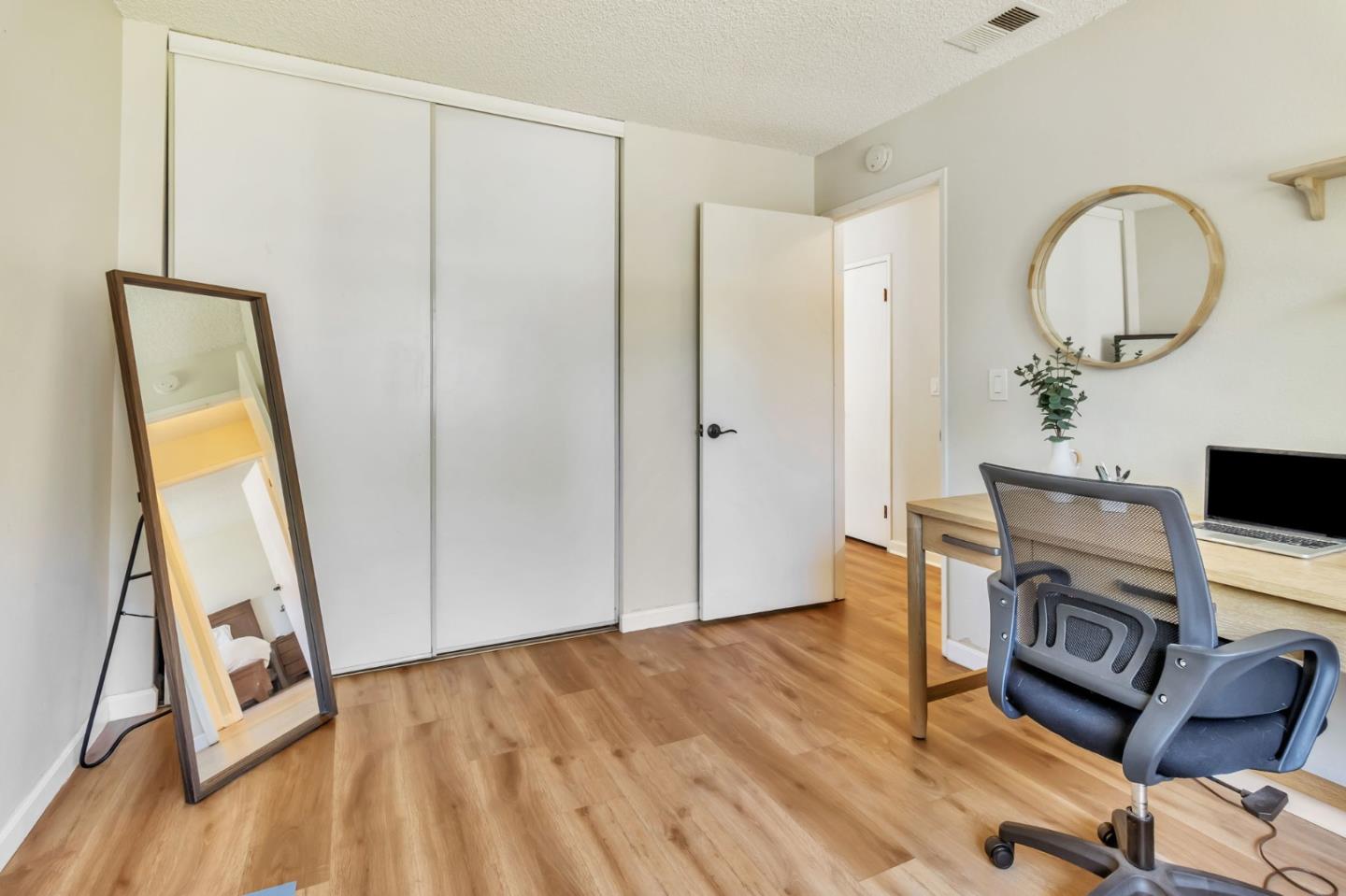 Detail Gallery Image 18 of 30 For 674 Galleon Ct, San Jose,  CA 95133 - 2 Beds | 2 Baths