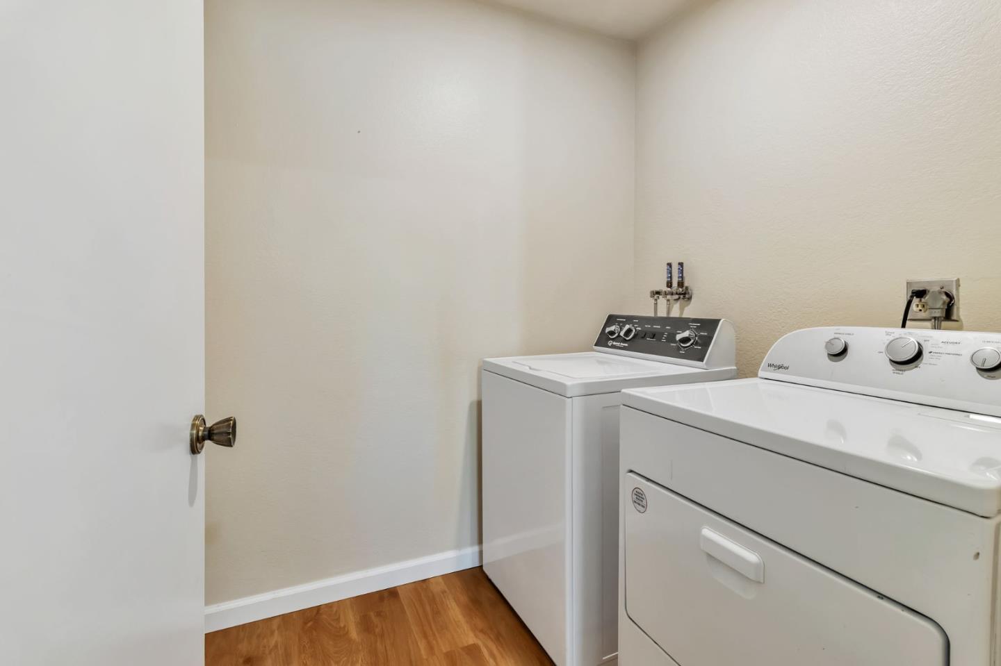 Detail Gallery Image 24 of 30 For 674 Galleon Ct, San Jose,  CA 95133 - 2 Beds | 2 Baths