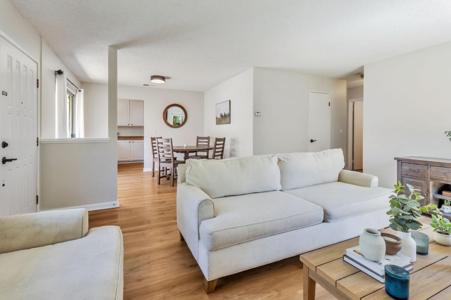 Detail Gallery Image 5 of 30 For 674 Galleon Ct, San Jose,  CA 95133 - 2 Beds | 2 Baths