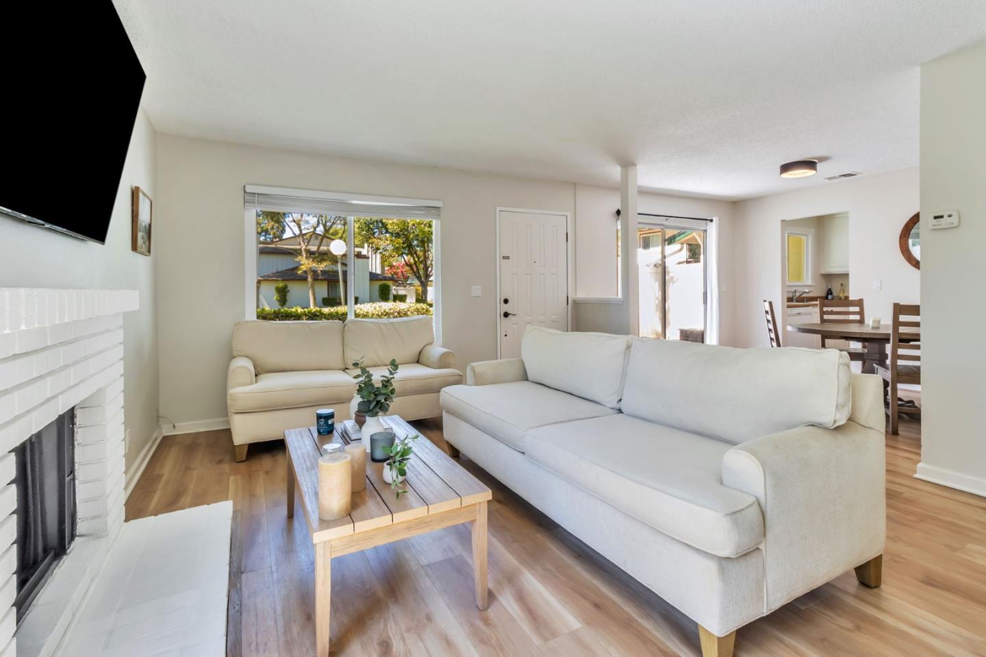 Detail Gallery Image 6 of 30 For 674 Galleon Ct, San Jose,  CA 95133 - 2 Beds | 2 Baths