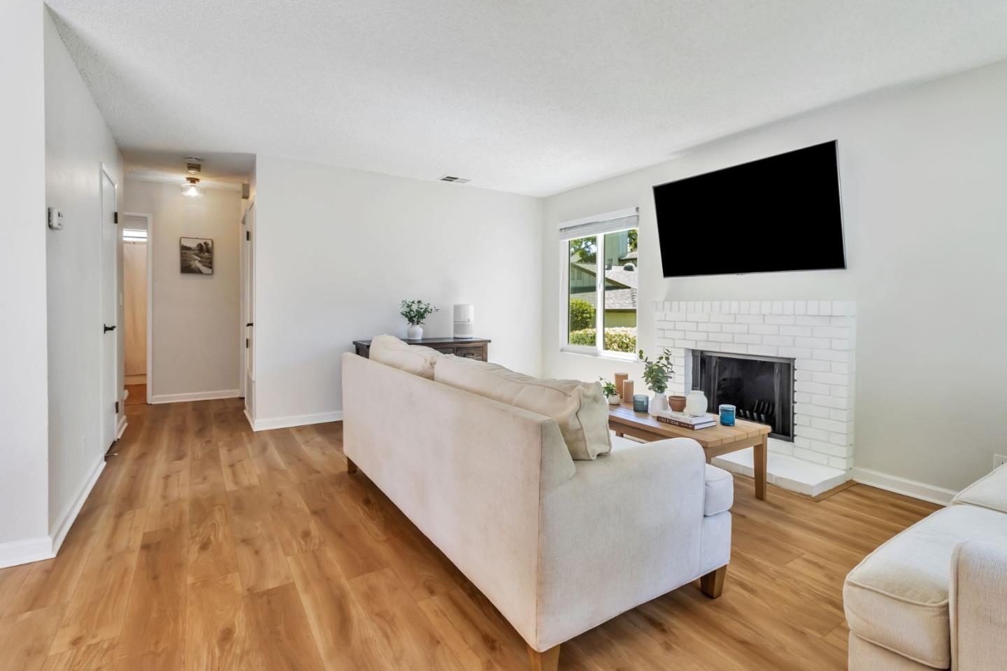Detail Gallery Image 8 of 30 For 674 Galleon Ct, San Jose,  CA 95133 - 2 Beds | 2 Baths