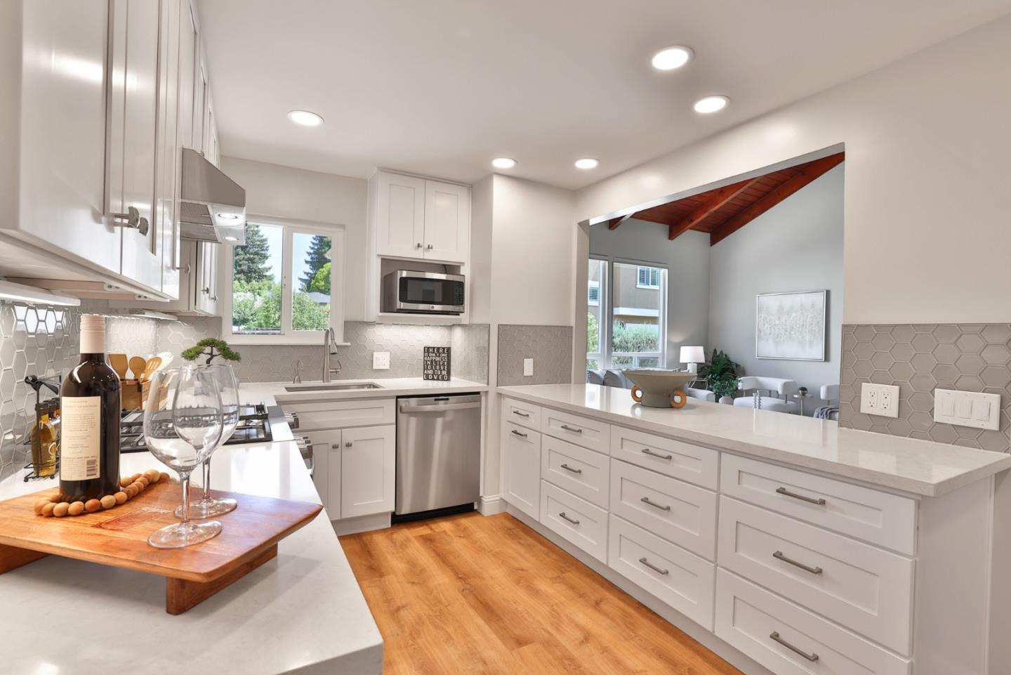 Detail Gallery Image 4 of 30 For 216 W Rincon Ave, Campbell,  CA 95008 - 3 Beds | 2/1 Baths