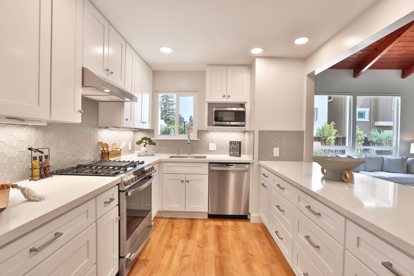 Detail Gallery Image 5 of 30 For 216 W Rincon Ave, Campbell,  CA 95008 - 3 Beds | 2/1 Baths