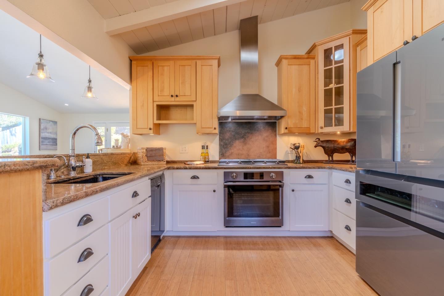 Detail Gallery Image 12 of 58 For 731 Rockaway Beach Ave, Pacifica,  CA 94044 - 3 Beds | 2 Baths