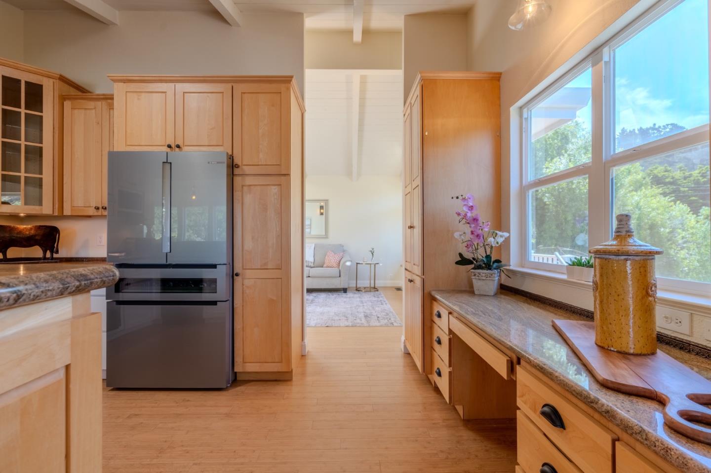 Detail Gallery Image 13 of 58 For 731 Rockaway Beach Ave, Pacifica,  CA 94044 - 3 Beds | 2 Baths