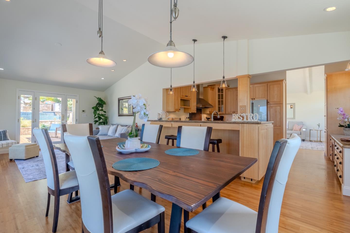 Detail Gallery Image 17 of 58 For 731 Rockaway Beach Ave, Pacifica,  CA 94044 - 3 Beds | 2 Baths