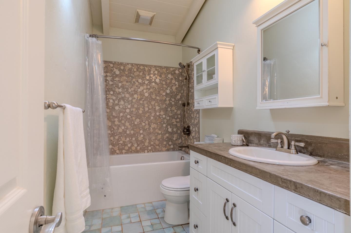 Detail Gallery Image 23 of 58 For 731 Rockaway Beach Ave, Pacifica,  CA 94044 - 3 Beds | 2 Baths