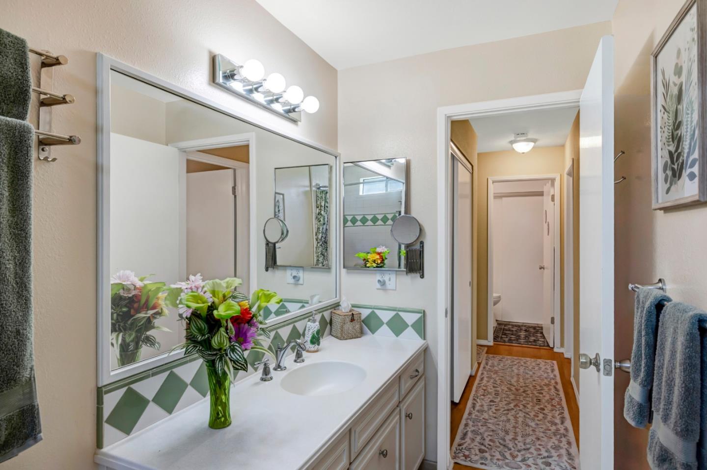 Detail Gallery Image 12 of 15 For 515 Ramona Ct #1,  Monterey,  CA 93940 - 2 Beds | 1/1 Baths