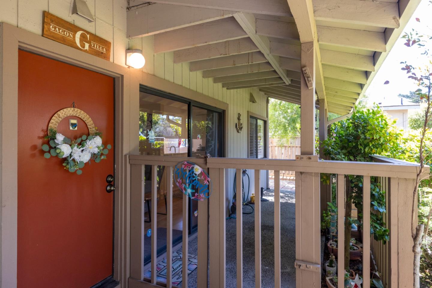 Detail Gallery Image 2 of 15 For 515 Ramona Ct #1,  Monterey,  CA 93940 - 2 Beds | 1/1 Baths