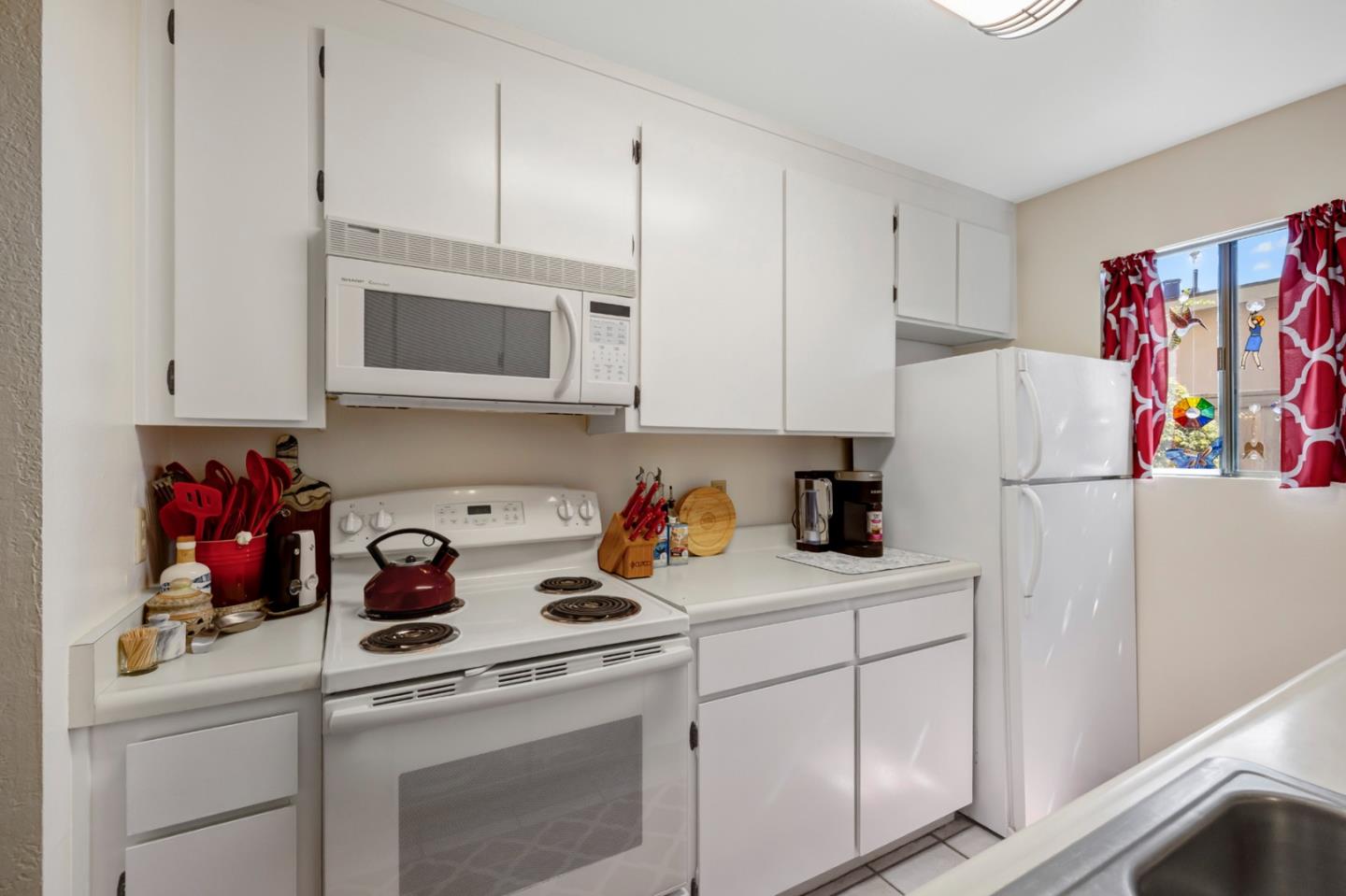 Detail Gallery Image 7 of 15 For 515 Ramona Ct #1,  Monterey,  CA 93940 - 2 Beds | 1/1 Baths