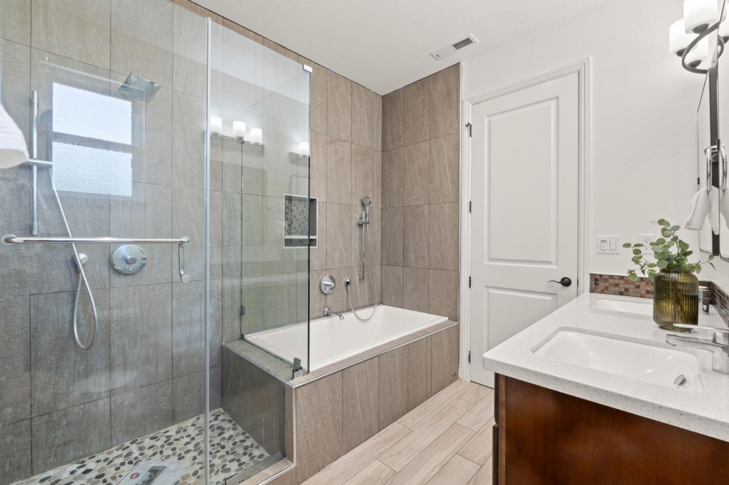 Detail Gallery Image 28 of 73 For 891 E Estates Dr, Cupertino,  CA 95014 - 5 Beds | 3 Baths