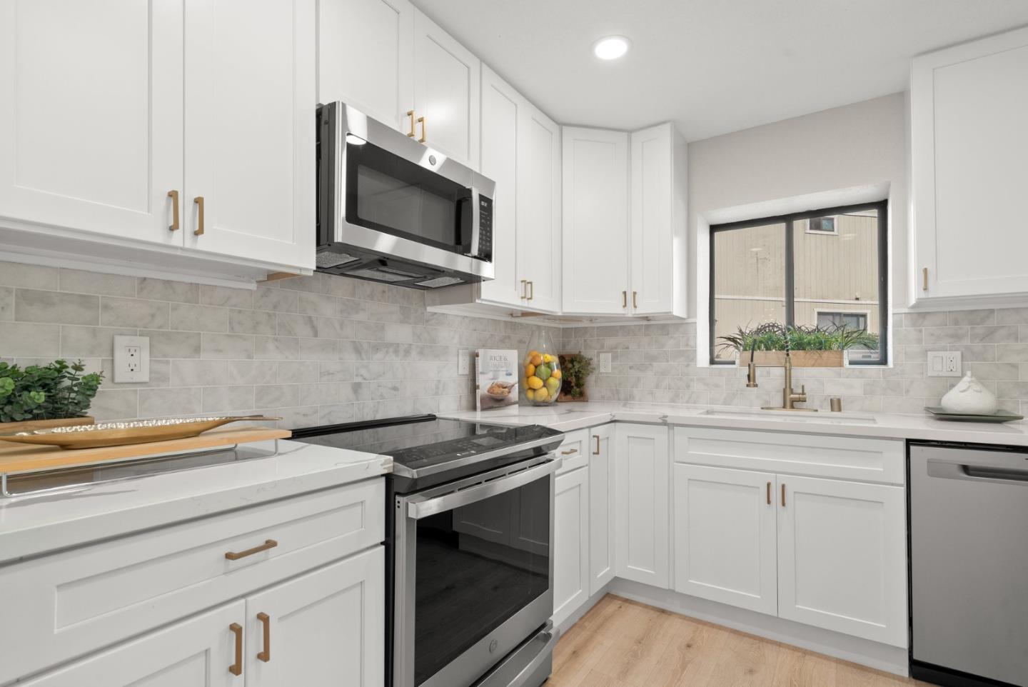Detail Gallery Image 16 of 42 For 2522 Charlene Ln, Santa Cruz,  CA 95062 - 3 Beds | 1/1 Baths