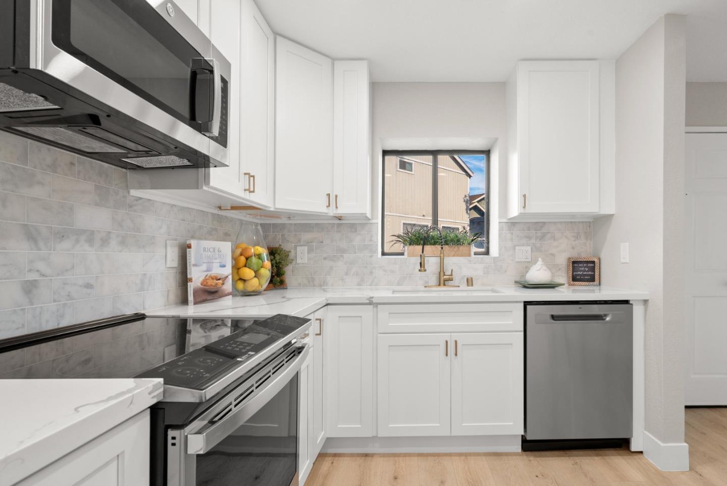 Detail Gallery Image 17 of 42 For 2522 Charlene Ln, Santa Cruz,  CA 95062 - 3 Beds | 1/1 Baths