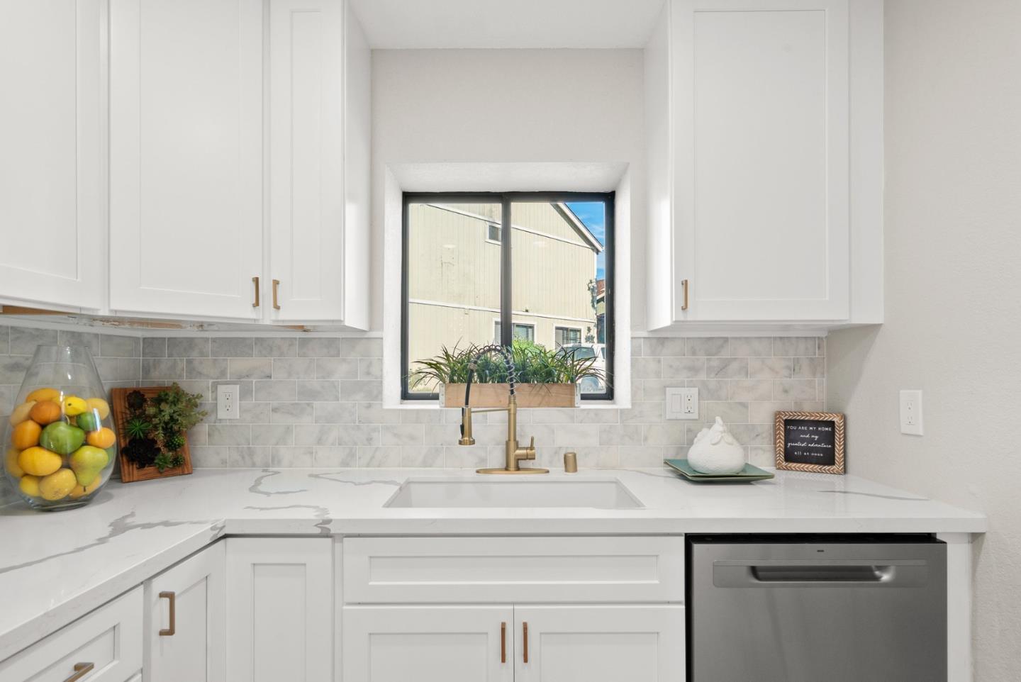 Detail Gallery Image 18 of 42 For 2522 Charlene Ln, Santa Cruz,  CA 95062 - 3 Beds | 1/1 Baths