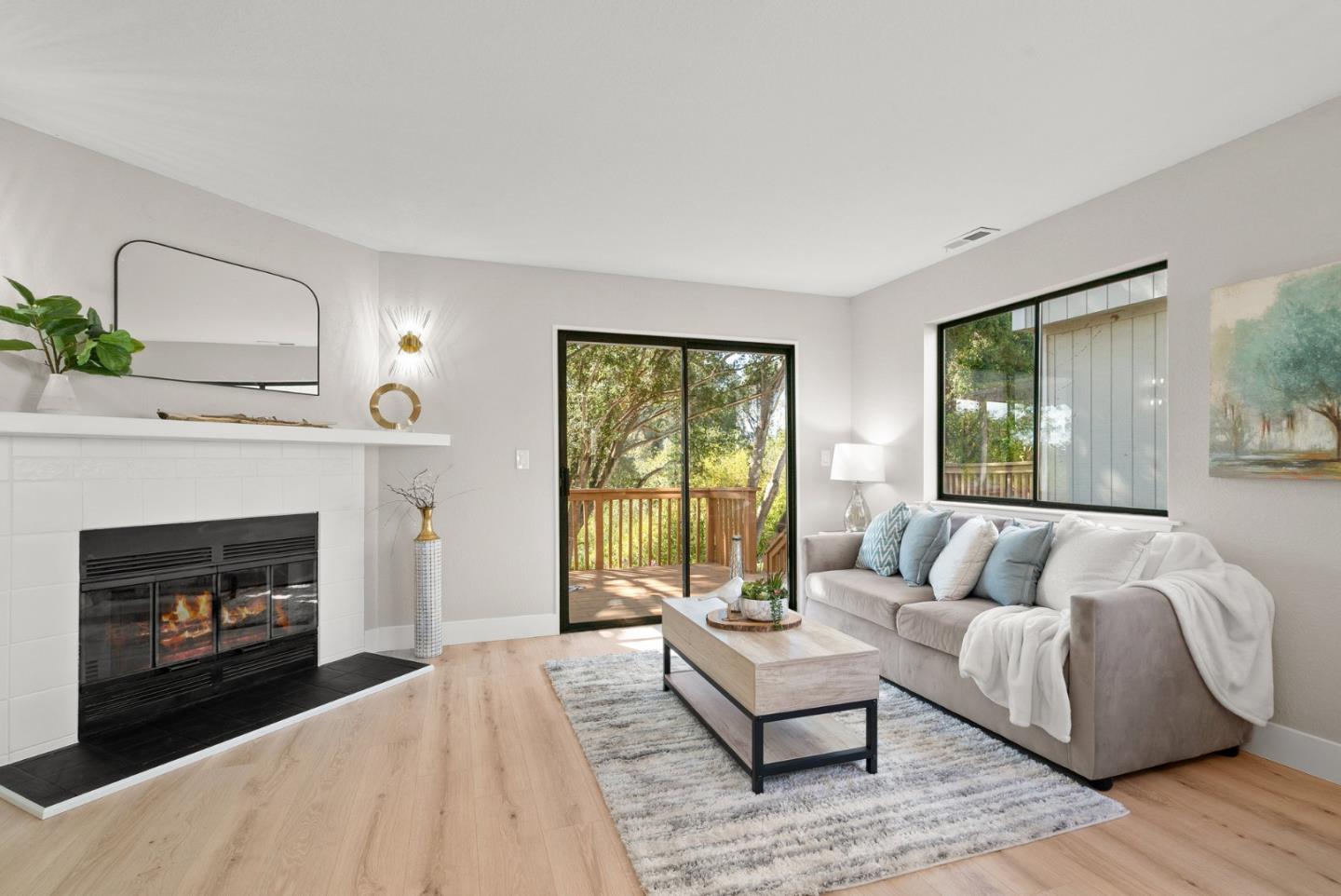 Detail Gallery Image 4 of 42 For 2522 Charlene Ln, Santa Cruz,  CA 95062 - 3 Beds | 1/1 Baths