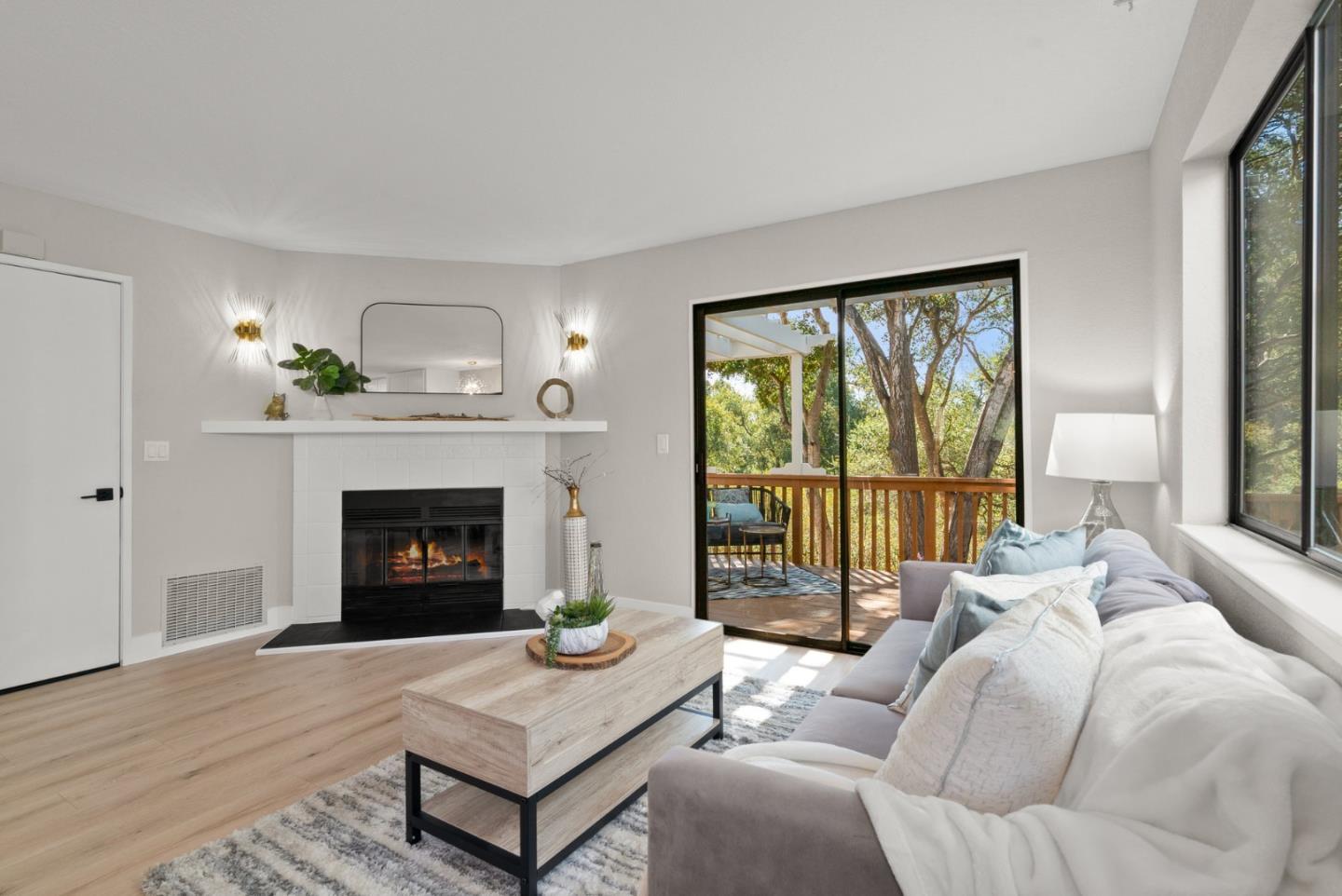 Detail Gallery Image 6 of 42 For 2522 Charlene Ln, Santa Cruz,  CA 95062 - 3 Beds | 1/1 Baths