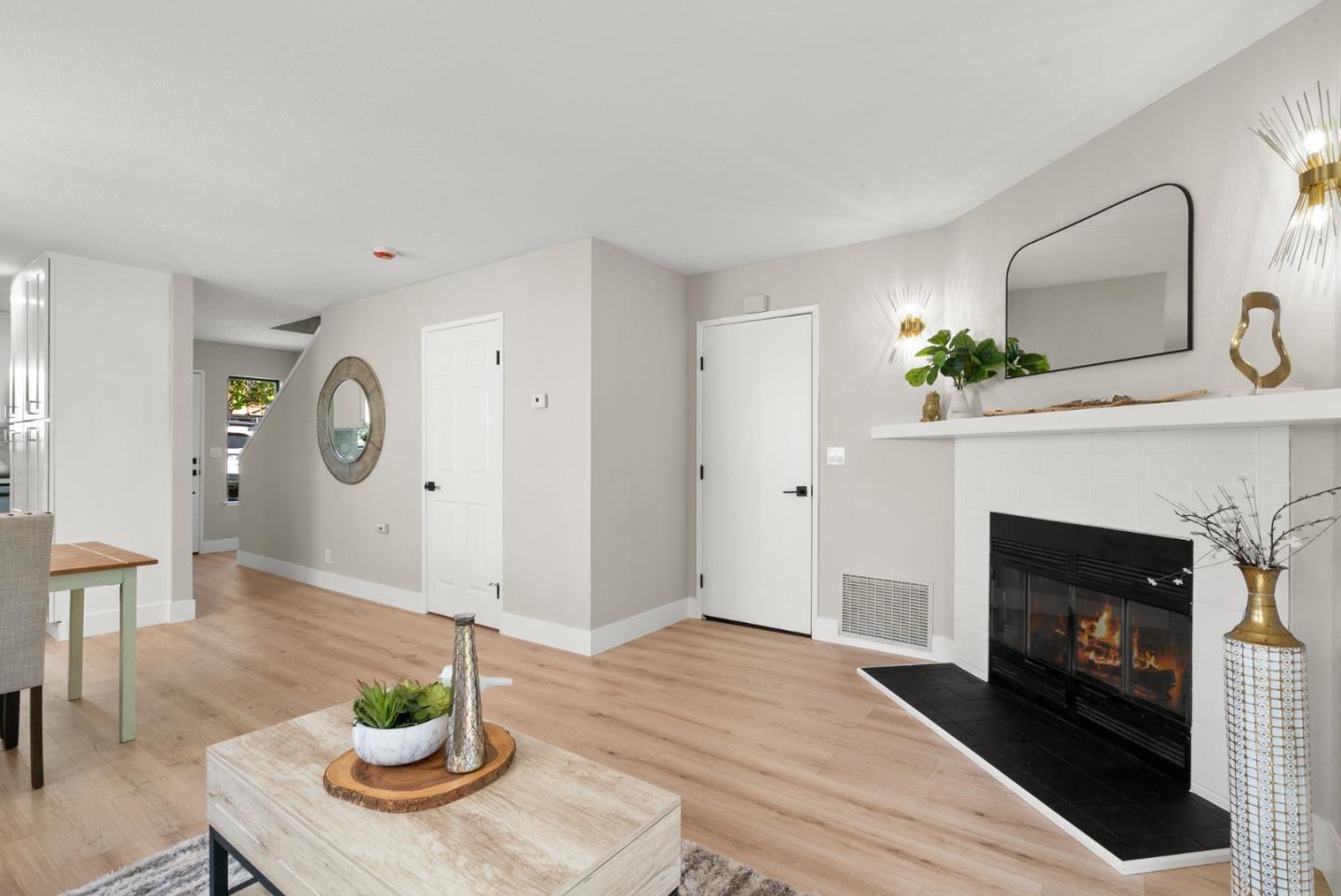 Detail Gallery Image 8 of 42 For 2522 Charlene Ln, Santa Cruz,  CA 95062 - 3 Beds | 1/1 Baths