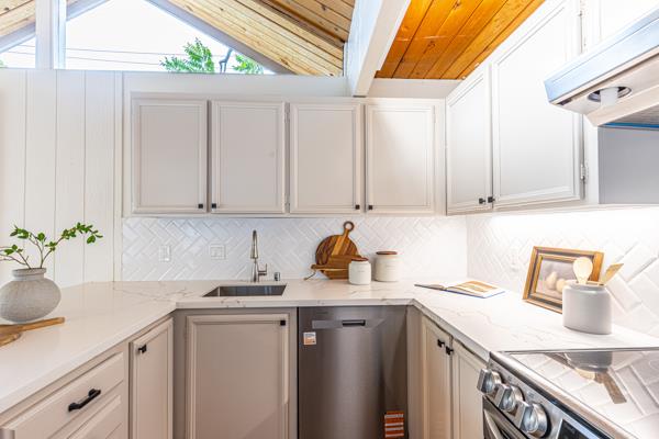 Detail Gallery Image 15 of 49 For 875 Brookline Dr #G,  Sunnyvale,  CA 94087 - 3 Beds | 2 Baths